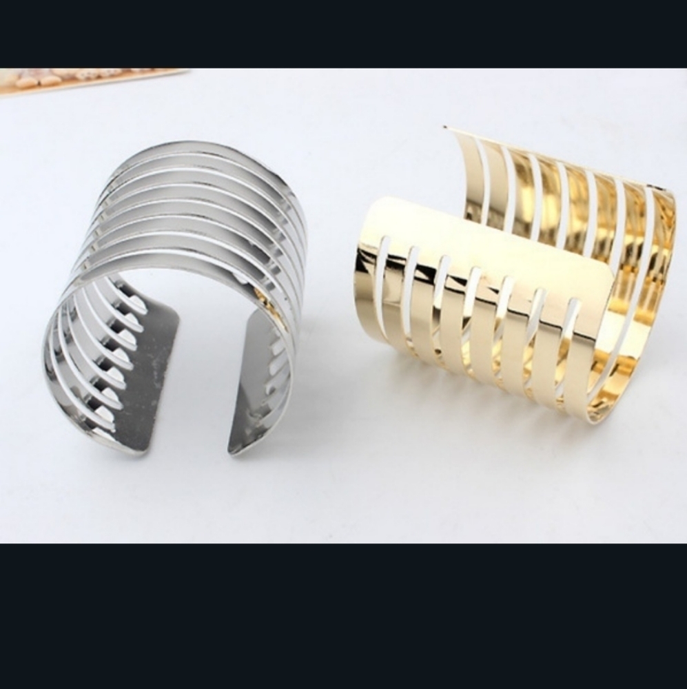 Wide Open Cuff Silver-tone Bracelet - Picture 2 of 6